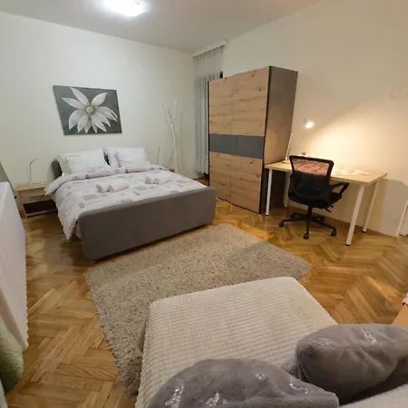 Moderna Hall One Bedroom Sremska Mitrovica